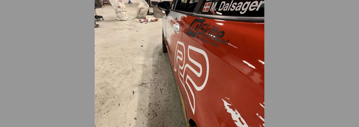 Dekorering af rallybil til motorsport