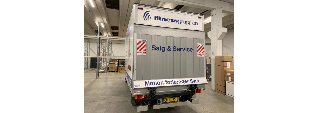 Bilreklame til Fitnessgruppen A/S