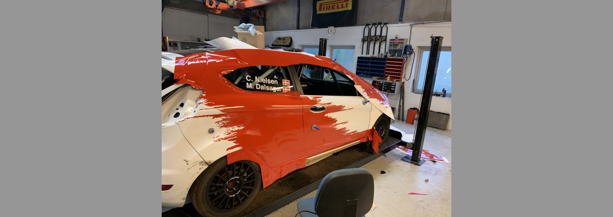 Dekorering af rallybil til motorsport